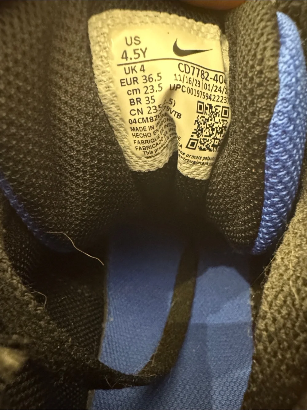 Nike High-Top Sneakers in Blue and Black - Picture 4 of 5